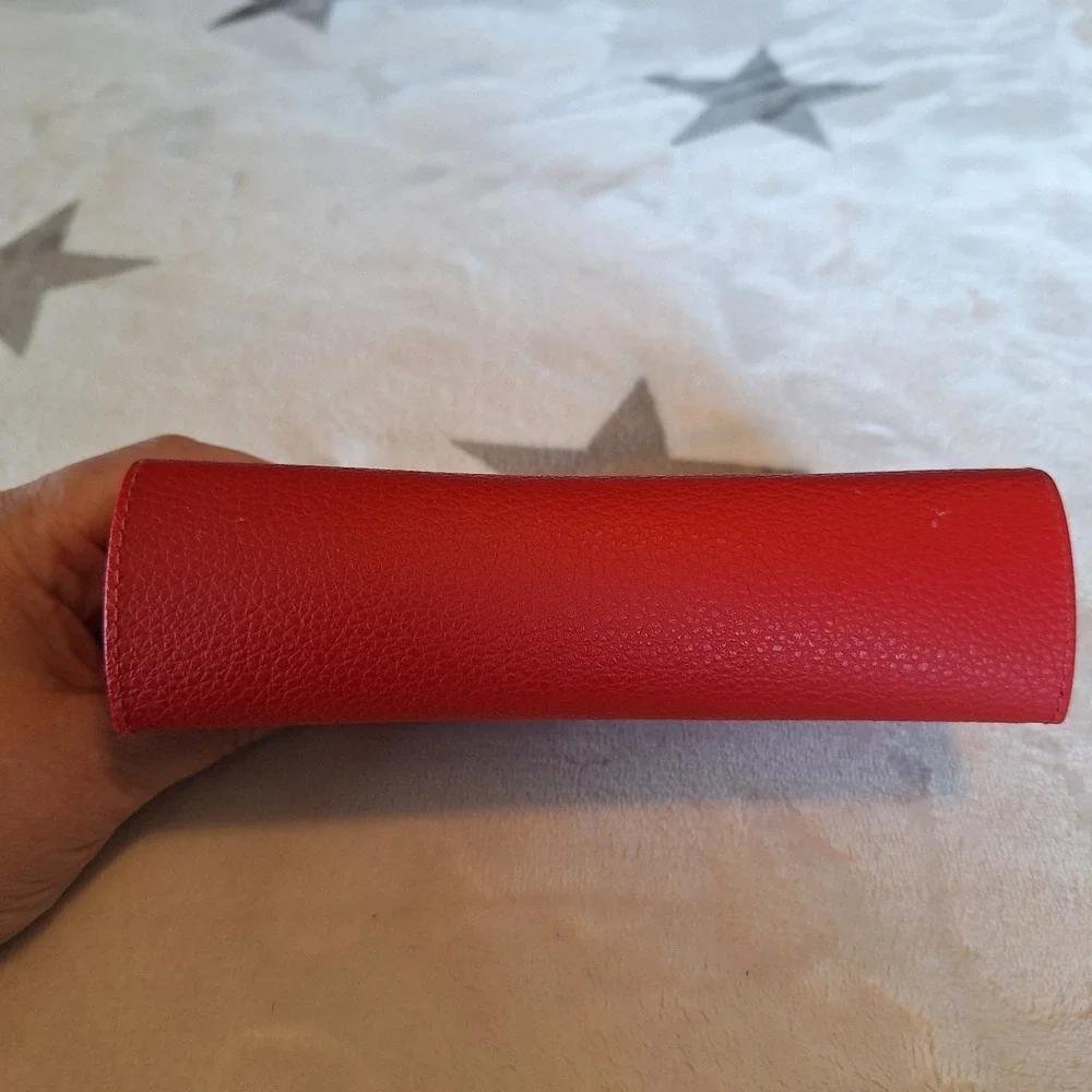 Guess Red Shell Case Holder Magnetic Button Clasp Eyeglass/Reading Glasses Case